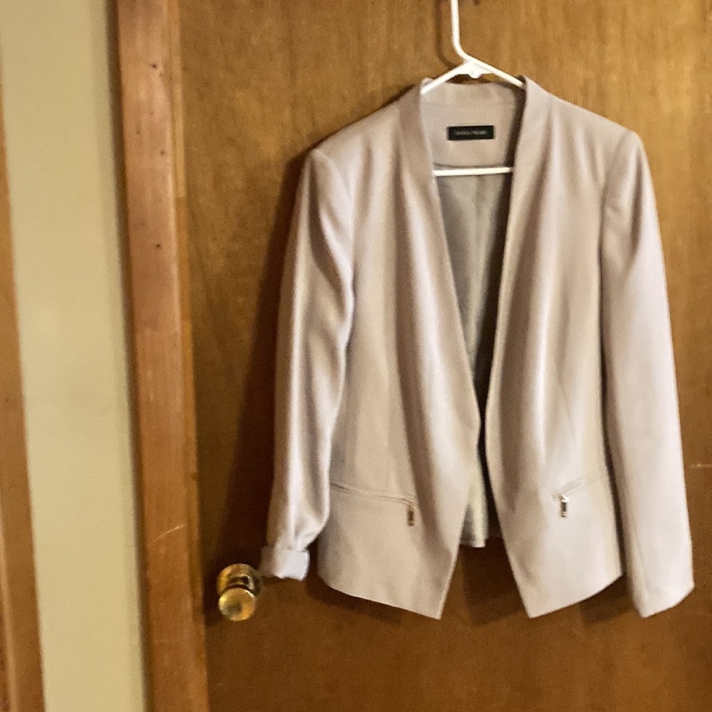 Ivanka Trump lg beige dress jacket. Lined. Zippered pockets very stylish.